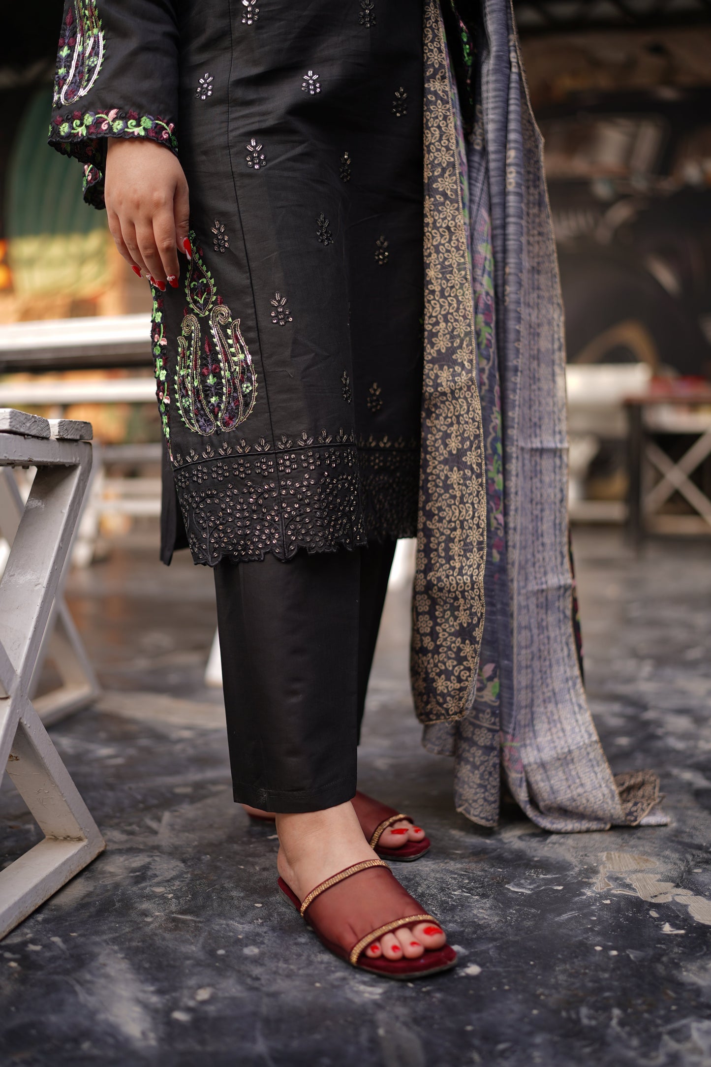 karsiya 3Piece Embroidery Stitched Suit